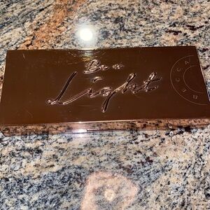 Becca Be a light highlighter palette pre owned but barely touched